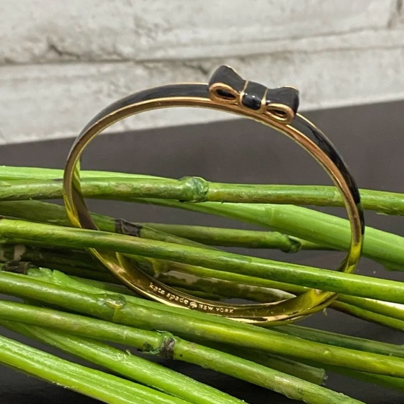 Kate Spade Black Take A Bow Enamel Layering Stackable
Bangle Bracelet ♠️⚜️ - Picture 5 of 15